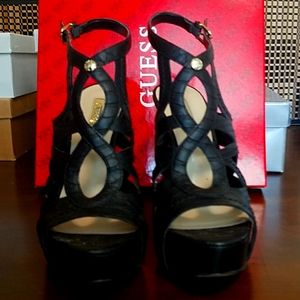 Black Guess size 8 heels
